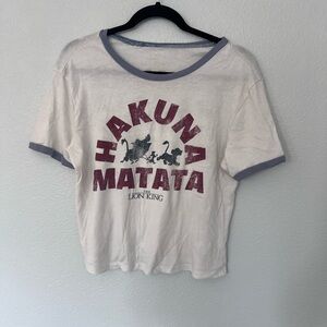 Disney White Blue Burgundy Lion King Hakuna Matata Graphic Tee Size Small